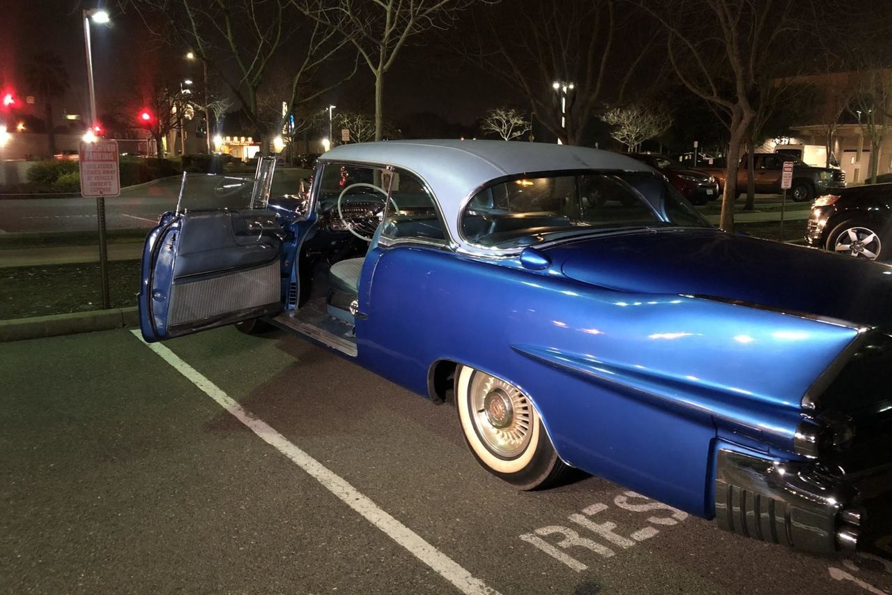 Долгожителю из США вернули украденный у него Cadillac Eldorado.