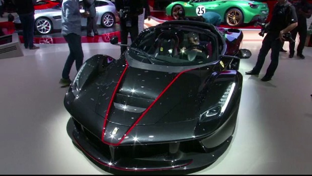 Un fost primar, surprins cum gonea o maşină marca Ferrari. Foto simbol: protv.ro