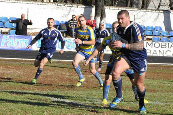 В сборную прибыли лучшие молдавские регбисты – Вадим Кобылаш из клуба Sale Sharks, Вячеслав Титикэ и Олег Препелицэ из „Красного яра”.
