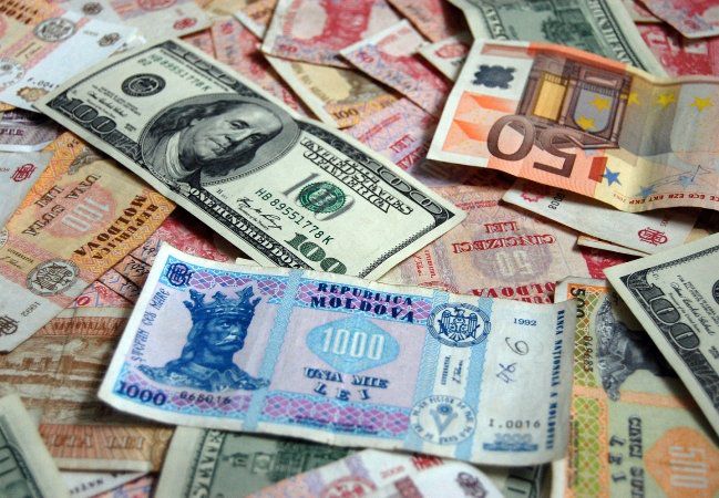 Евро вырос в цене на 18 банов и стоит сегодня 22 лея два бана.