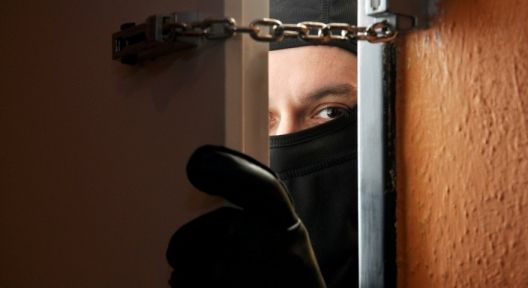 Poliția atenționează! Furturile de apartamente pot fi prevenite. Foto: politia.md