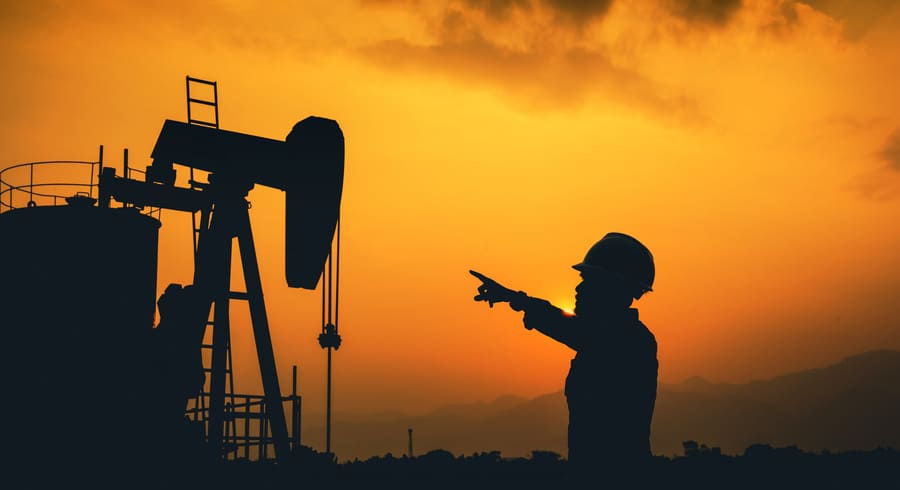 Цена нефти Brent превысила $100 за баррель впервые с 12 августа.