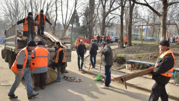 В столице началась осенняя кампания по уборке.