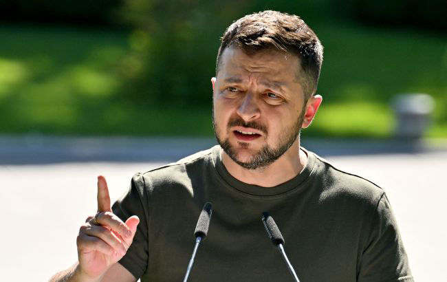 Зеленский о ракетных атаках РФ на гражданских: Так могут поступать только террористы.