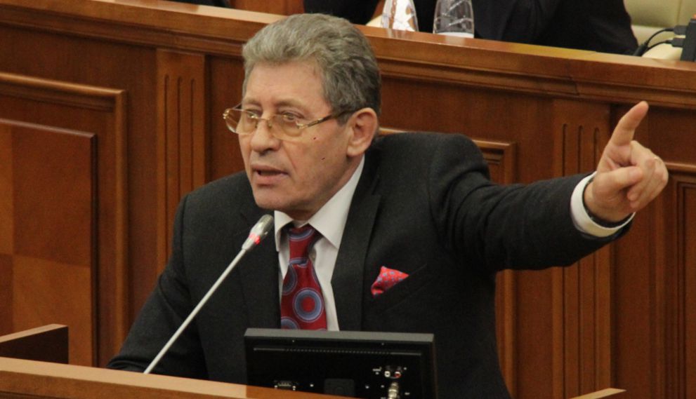 Ghimpu a declarat că speră ca PLDM să-şi schimbe poziţia şi să participe la negocieri pentru a soluţiona problemele ţării.
