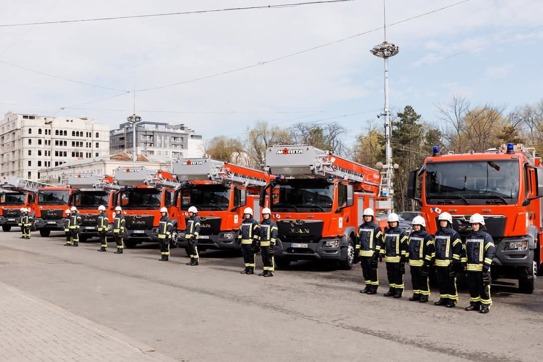 Moldova primește 19 autospeciale de intervenție pentru situații de urgență. Foto: ipn.md