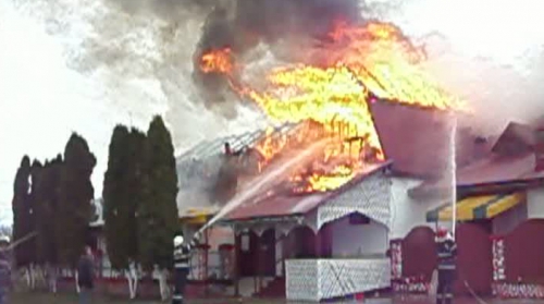 La izbucnirea incendiului în pensiune erau şase turişti, dintre care trei din Republica Moldova, dar nimeni nu a fost rănit.