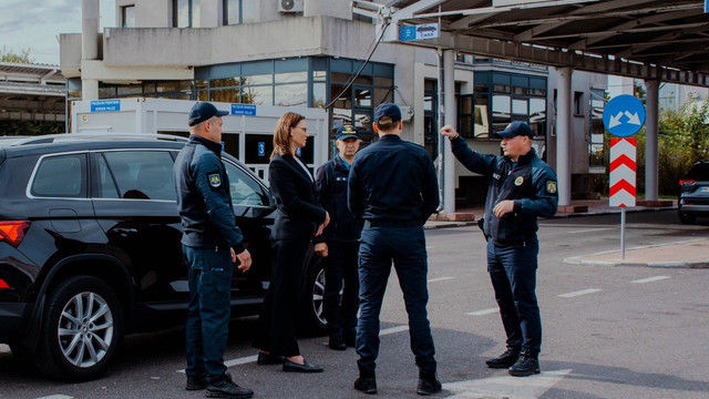 Глава МВД проверила защиту на погранпунктах после инцидентов с дронами.