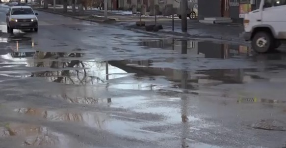 В Бельцах берутся за весенний ремонт дорог.