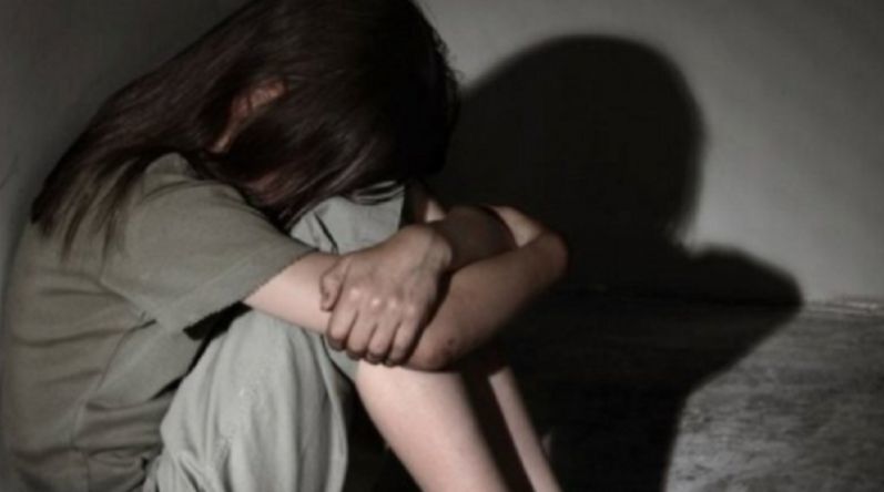 Мужчина, изнасиловавший падчериц, проведет в тюрьме 18 лет.