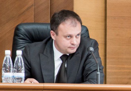 Председатель парламента проигнорировал просьбу представителей СМИ.
