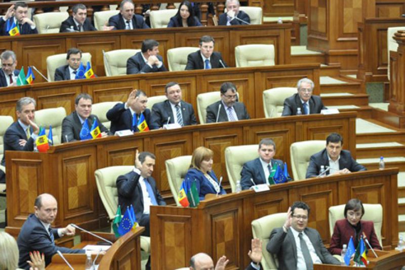 Стрелец предложил парламентарием повременить с рассмотрением проекта изменений в Кодекс о телерадиовещании, написанный либералами, и дождаться, пока появится совместный проект поправок в тот же Кодекс, написанный ЛДПМ и ДПМ.