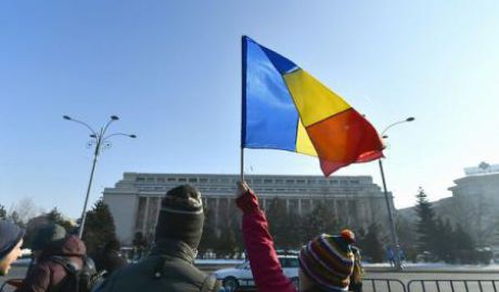 Manifestanţii cer publicarea în Monitorul Oficial decizia de abrogare. Foto: agerpres.ro