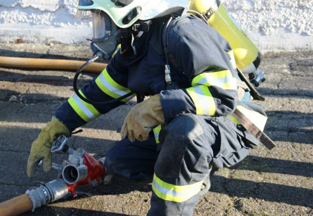 Focul a fost lichidat complet la ora 18.31. Toate circumstanţele şi cauza producerii incendiului urmează să fie stabilite.