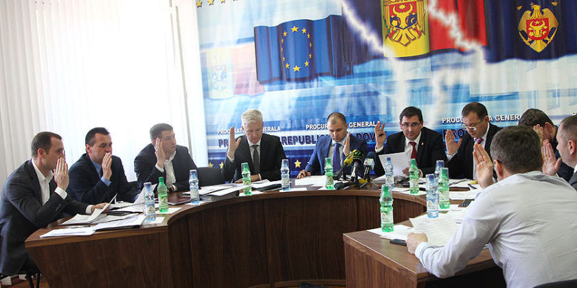 Dosarul procurorului care susţinea că are influenţă la CSJ. 