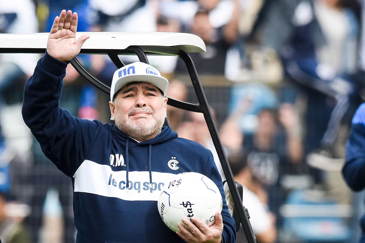 La procesul privind moartea lui Maradona a fost examinată, din greșeală, fișa medicală a tatălui său.