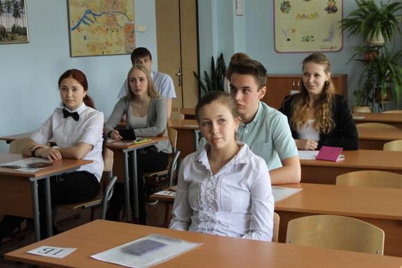 Цель урока в старших классах — рассказать и показать гражданское сопротивление Крыма.