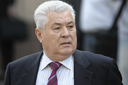 După ședința plenară a PCRM, Vladimir Voronin a declarat că formațiunea sa nu va renunța categoric la simbolurile comuniste. 