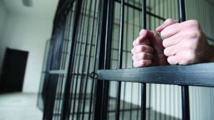Tânărul din raionul Făleşti suspectat că l-a ucis, în această lună, pe concubinul mamei sale a fost găsit de poliţie.