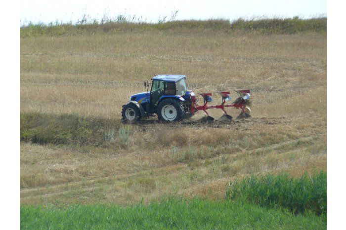 Agricultorii vor putea importa combustibil fără taxe. Foto: moldpres.md