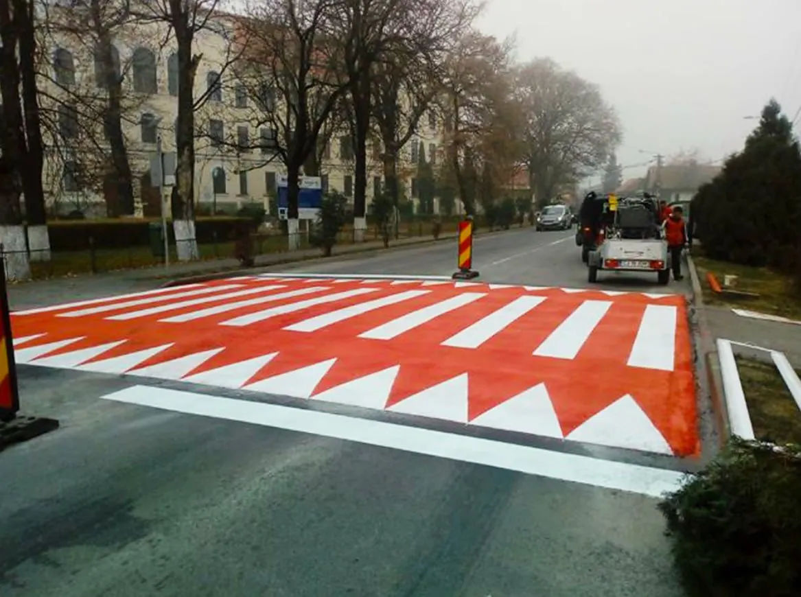 В Молдове у школ появятся пешеходные переходы нового типа.