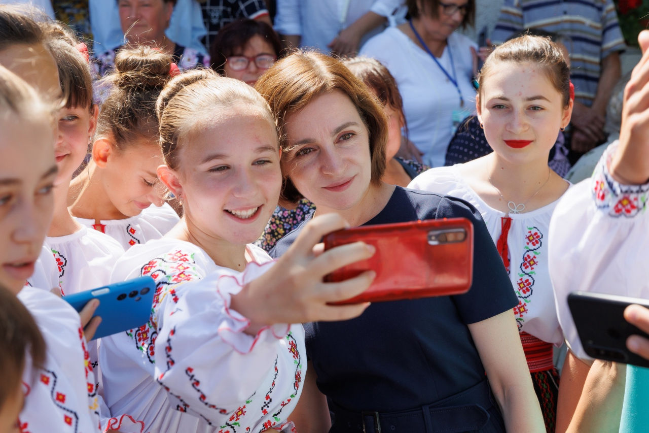 Санду жителям Сынжерейского района: Мы продолжим поддерживать  предпринимателей