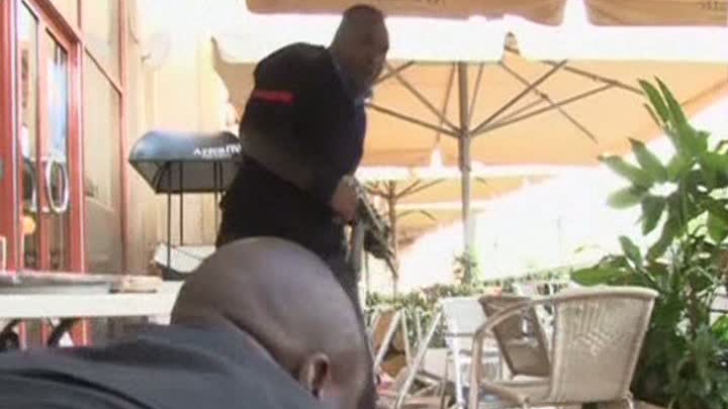 Cel puţin 59 de persoane au fost ucise şi peste 200 rănite în atacul asupra unui centru comercial din Nairobi.