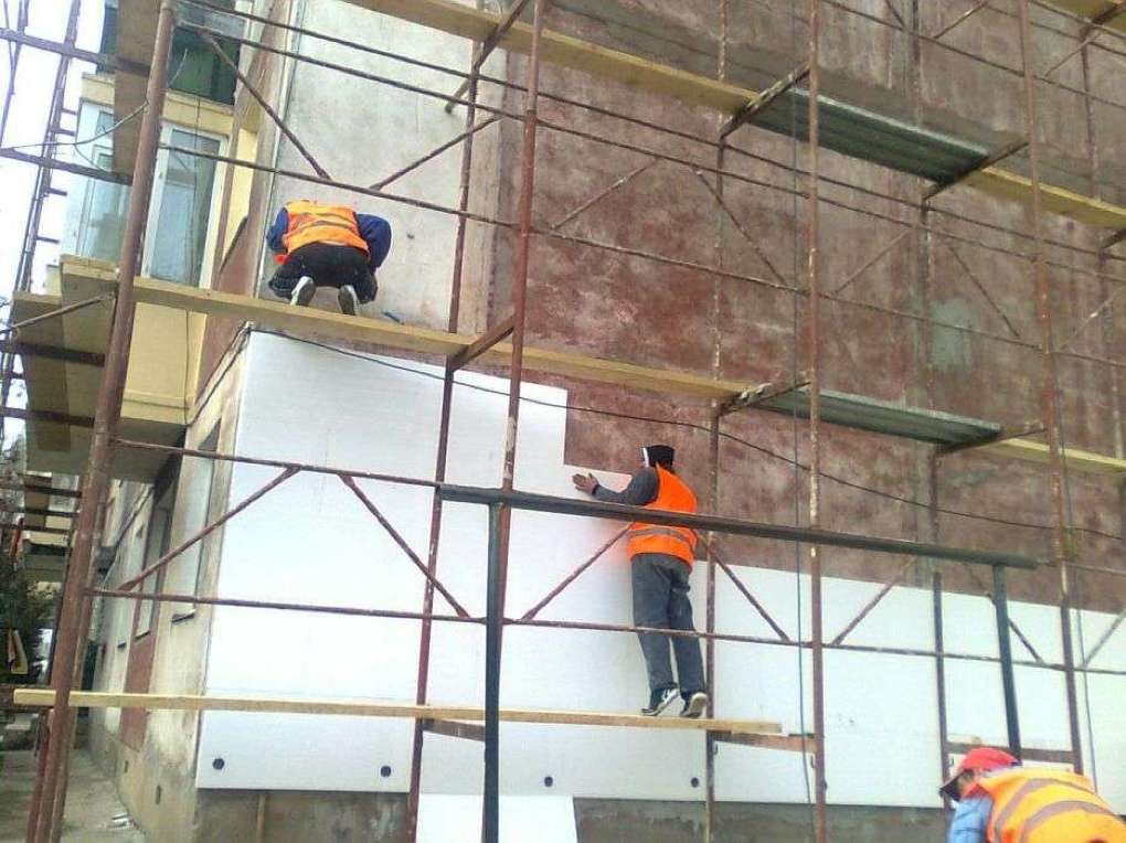 Proiectul privind termoizolarea clădirilor din Chișinău, pus la murat. 