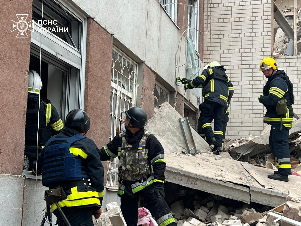 Ракетный удар по Чернигову: число жертв возросло до 14.