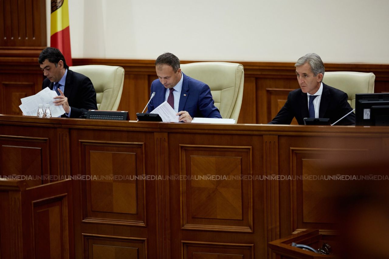 Cine va ocupa locul lui Leancă din stânga lui Candu. Ghilețchi răspunde. Foto: unimedia