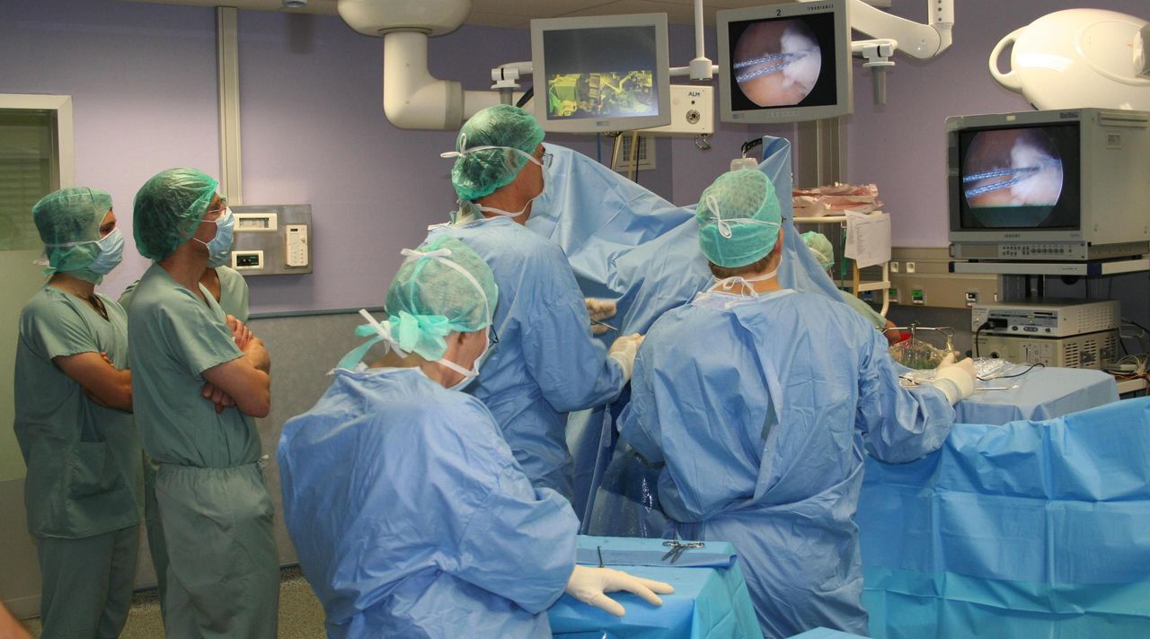 Medicii de la Spitalul Clinic Republican nu fac operaţii planificate din ziua în care colegii lor au fost reţinuţi.  Foto: publika.md