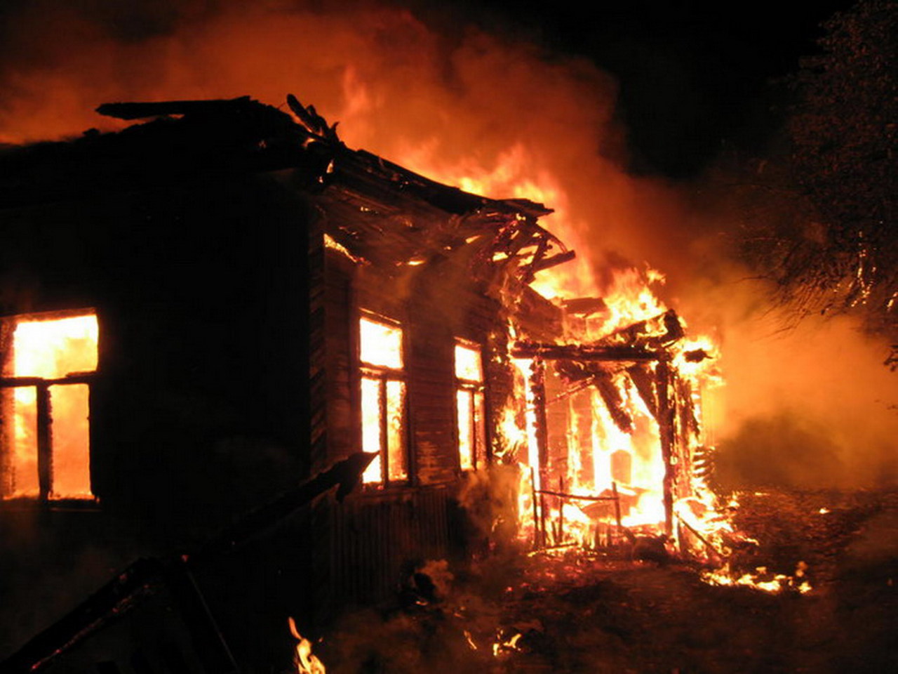 Площадь пожара составила 16 квадратных метров. Фото: nahnews.com.ua.