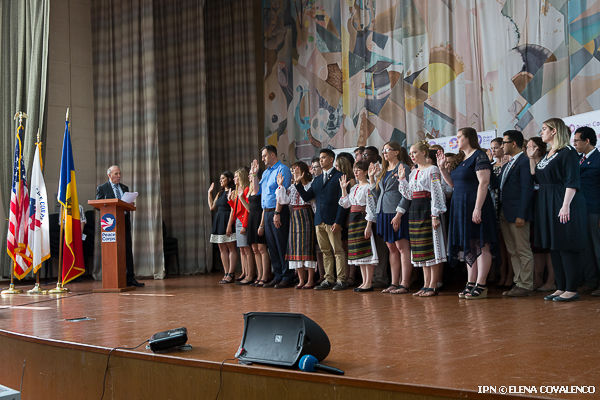 В настоящее время в Молдове работают 49 волонтёров Корпуса мира.