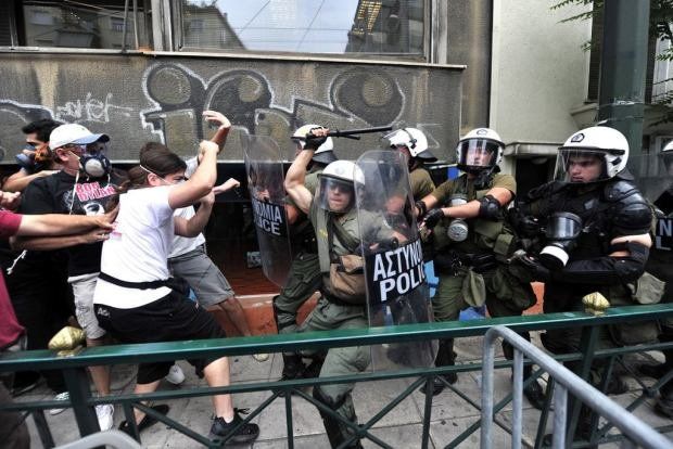 Полиция в Афинах разогнала демонстрацию против визита Обамы.
