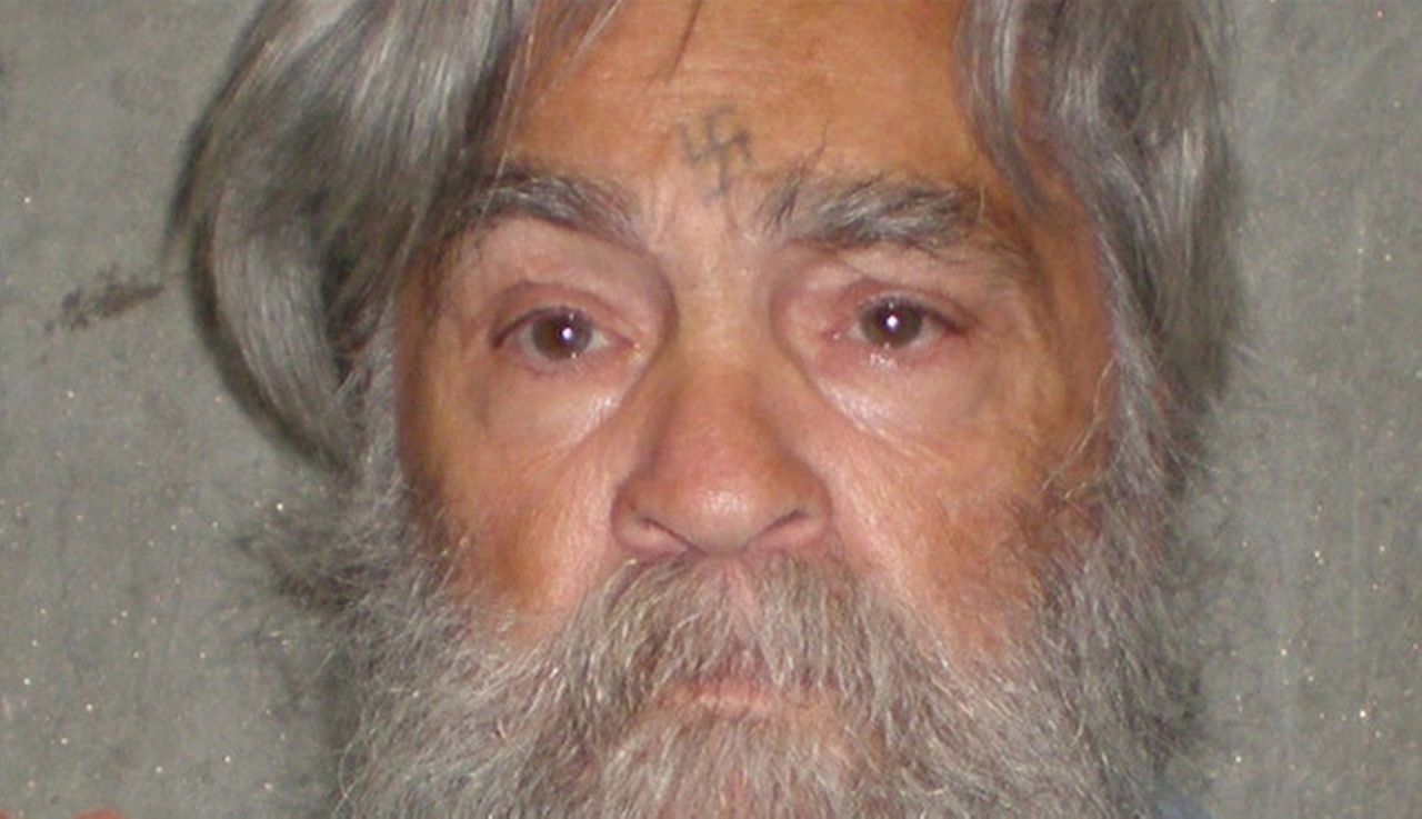 Adevărata cauză a morții criminalului în serie Charles Manson.