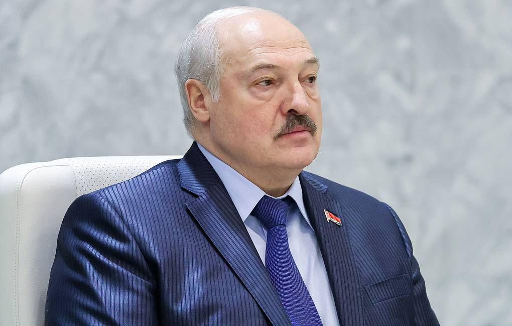 Лукашенко призвал соседние страны беречь мир и жить дружно.
