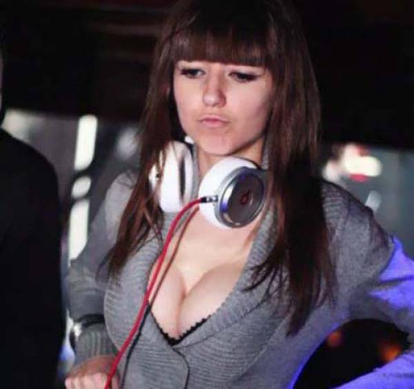 O tânără din Republica Moldova este unul dintre cei mai apreciați DJ de muzică electronică ai momentului.