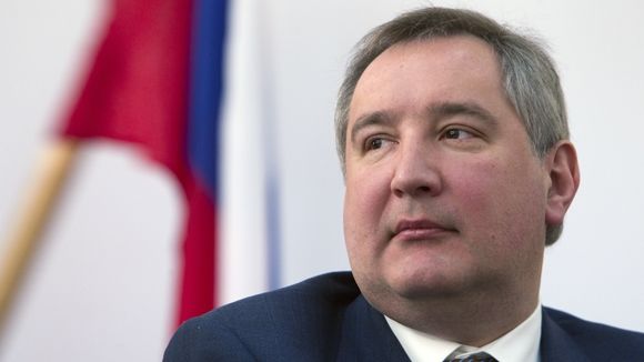 Рогозин встретится со своим коллегой, министром экономики Молдовы Октавианом Калмыком.