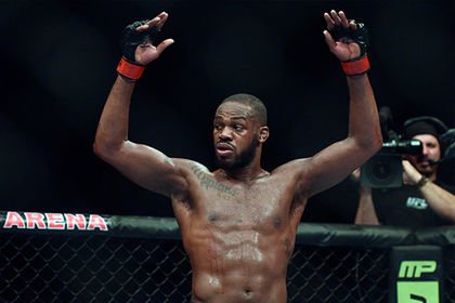 Чемпион Абсолютного бойцовского чемпионата (UFC) в полутяжелом весе американец Джон Джонс провалил допинг-тест. 