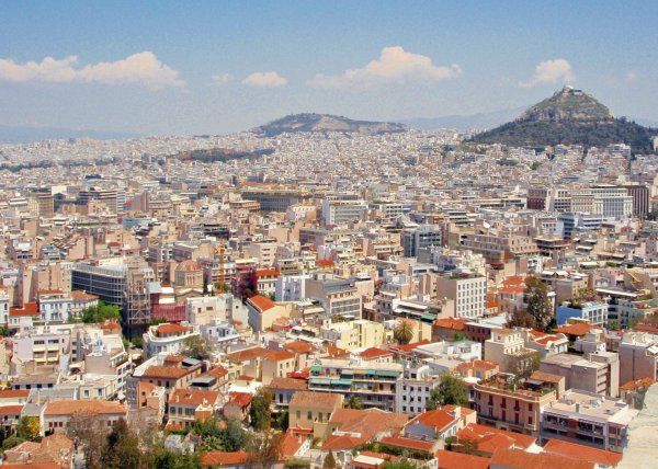 Mii de directori de companii private din Grecia vor sa se angajeze in strainatate. Foto: protv.md