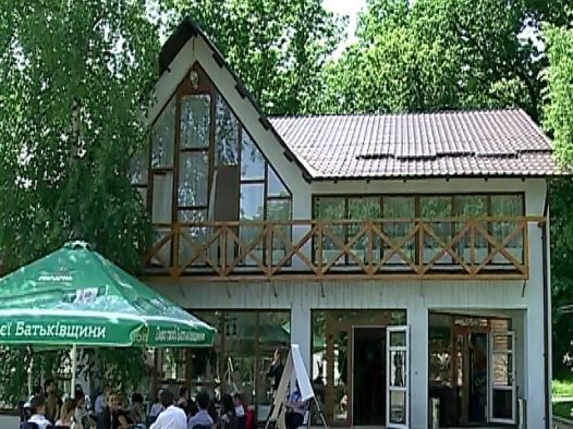 Летний лагерь "Cireşarii" нуждается в капитальном ремонте.