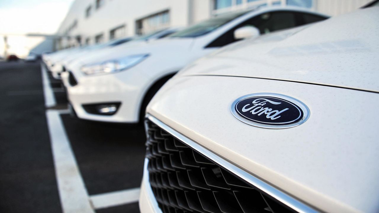 Ford увеличит на треть расходы на выпуск электромобилей и аккумуляторов.