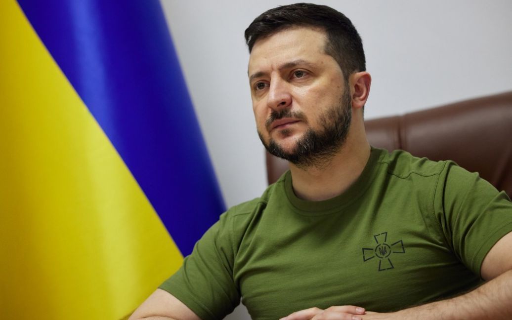 Зеленский сообщил о трех этапах обеспечения украинцев жильем.