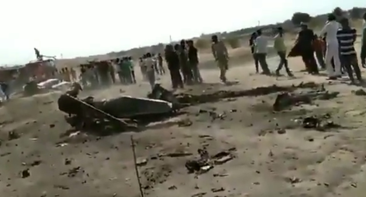 Опубликовано видео с места крушения МиГ-21 в Индии.