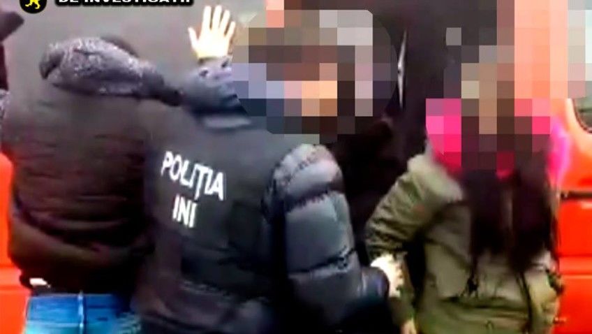 Trei tinere din Moldova, recrutate pentru practicarea prostituției într-un club din Olanda.
