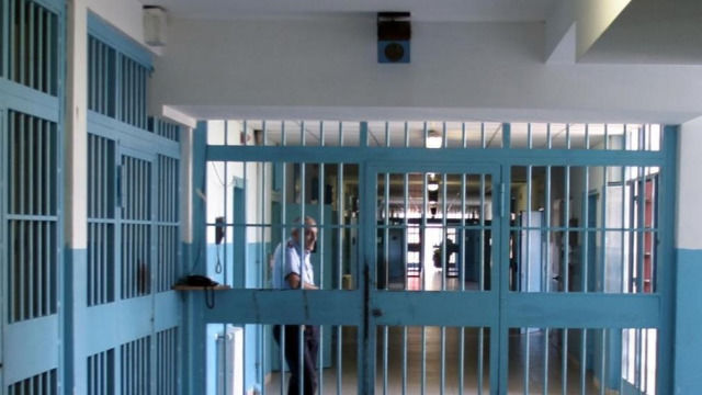 Жара повлияла на пребывание молдаванина в пенитенциаре. Фото: cronacasocial.com.