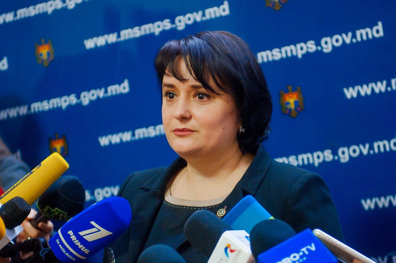 Министр здравоохранения Виорика Думбрэвяну. 