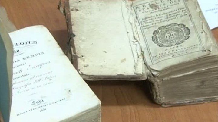 Peste 200 de statuete au fost confiscate de carabinieri italieni