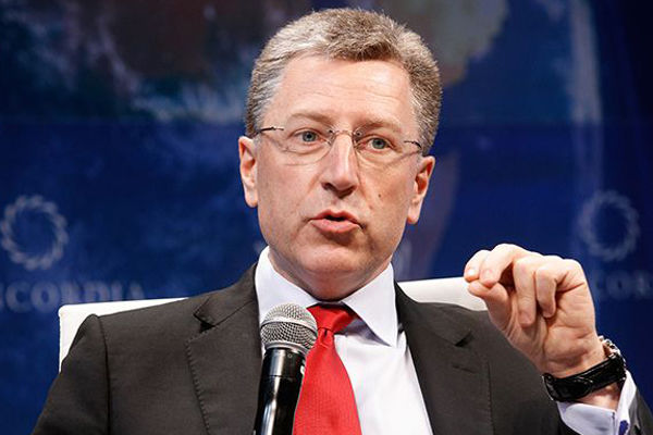 Волкер заявил, что НАТО не готова включить в свой состав Украину.