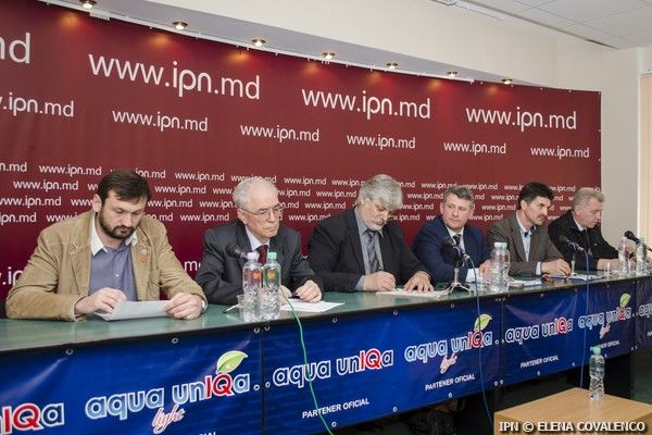 Основатели Национального движения „Statalitate”.